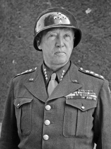 Retrato oficial del Teniente General Patton al recibir este su cuarta estrella. 17 de abril de 1945
