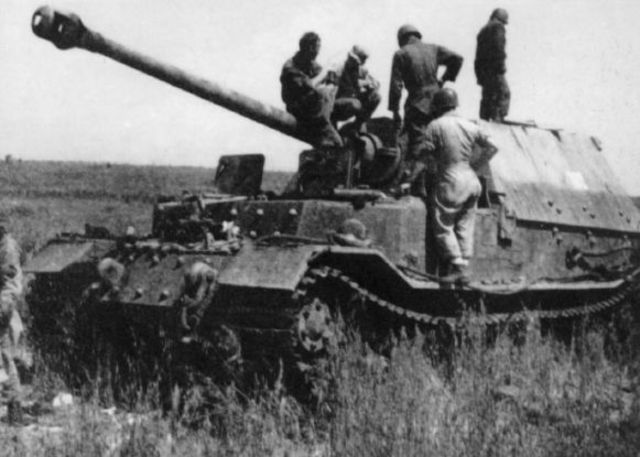 Elefant del 653 Panzerjäger Abt. capturado por infantes estadounidenses