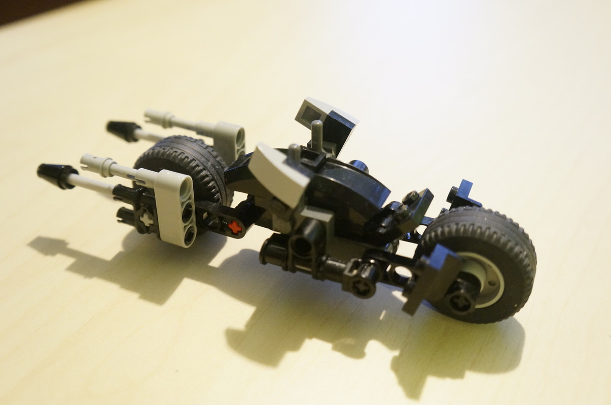 Lego Batpod – minifig scale