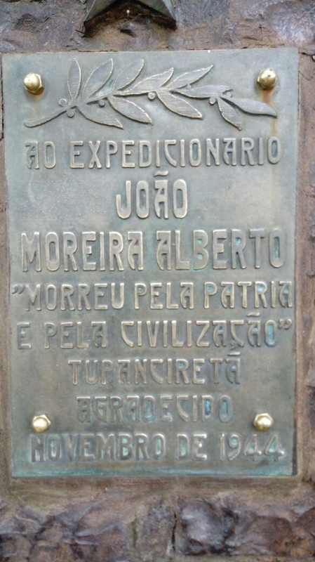 Placa conmemorativa a Joao Moreira Alberto