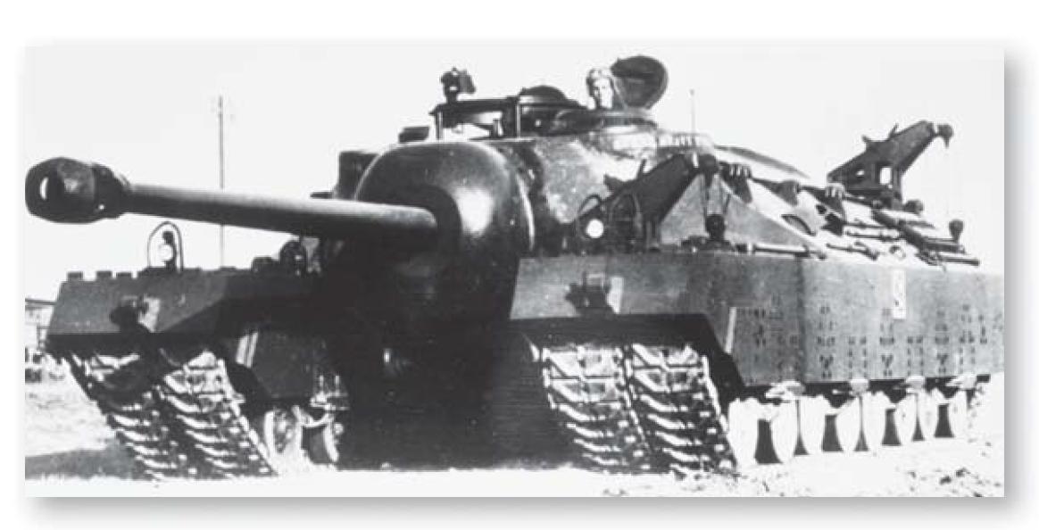 T-28 americano, un cañón de asalto fuertemente blindado, diseñado durante la guerra estuvo listo para ser fabricado a finales de 1946, también llevaba gruesos montajes de faldones laterales