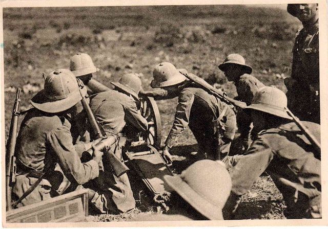 Soldados italianos en Eritrea
